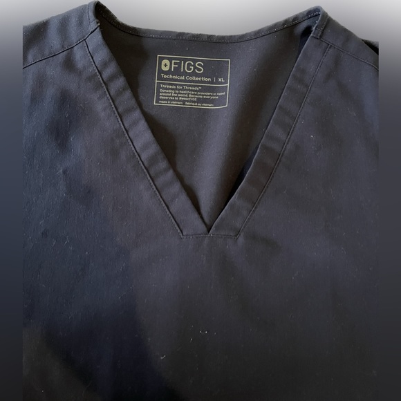 Figs 3 pocket top! - Picture 2 of 2